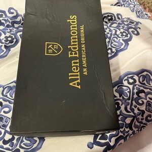 Allen Edmonds Men's Loafers - Black
Worn 4 times